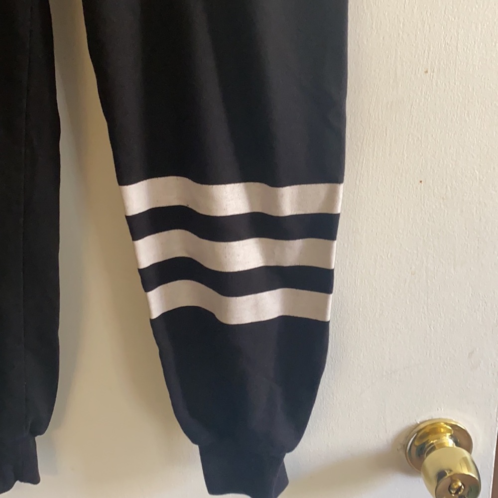 Sweat pants. - Picture 3 of 5